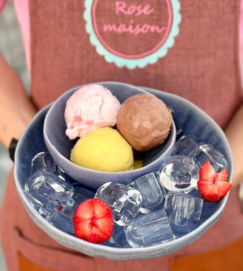 ايس كريم بالقشطة والفستق