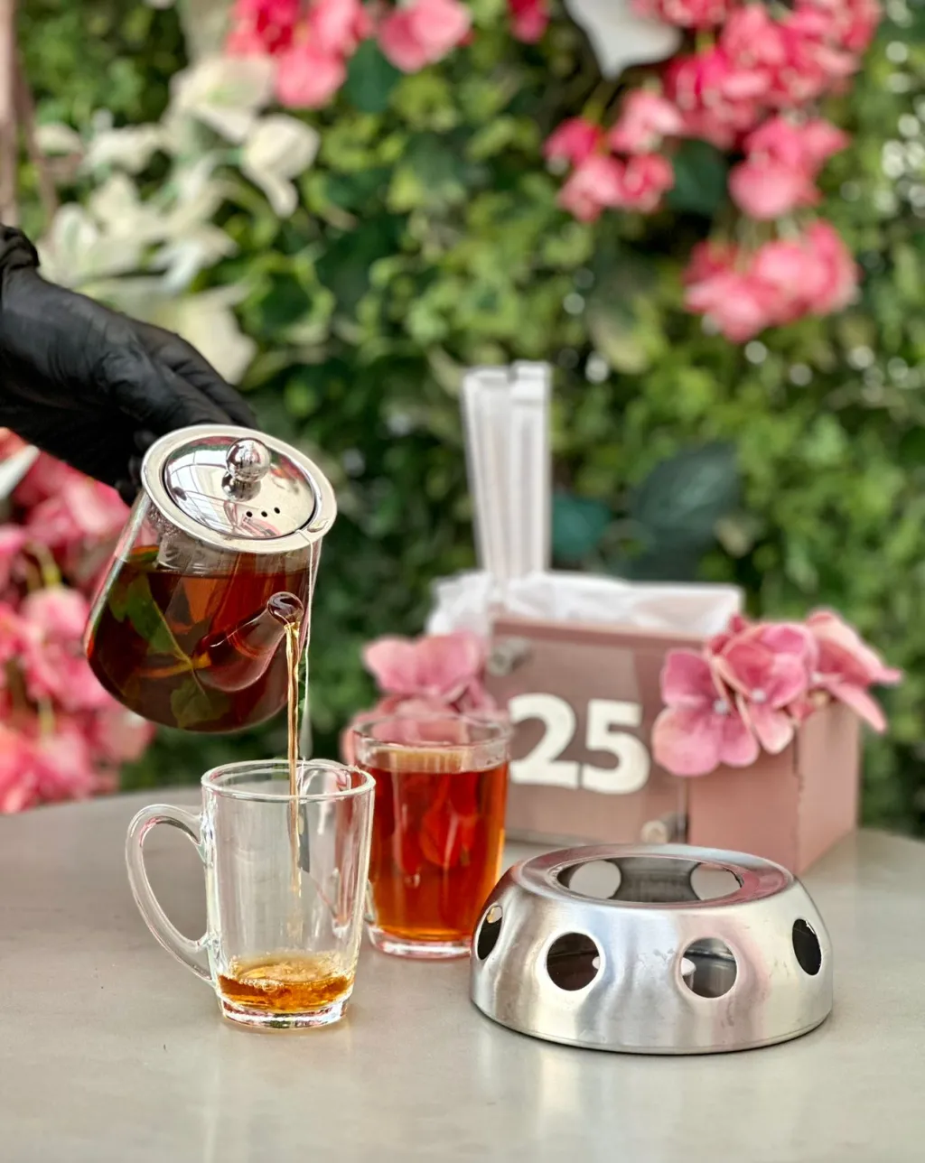 ابريق شاي صغير